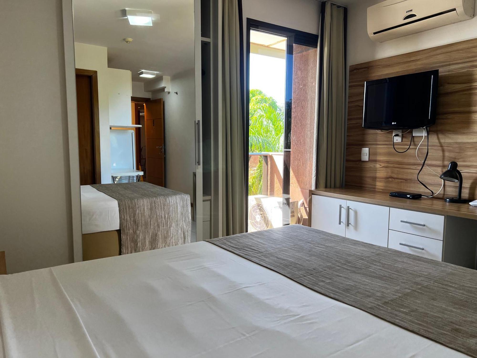 Life Hplus Long Hotel